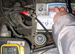 Определение силы тока потребления электросети автомобиля тестером